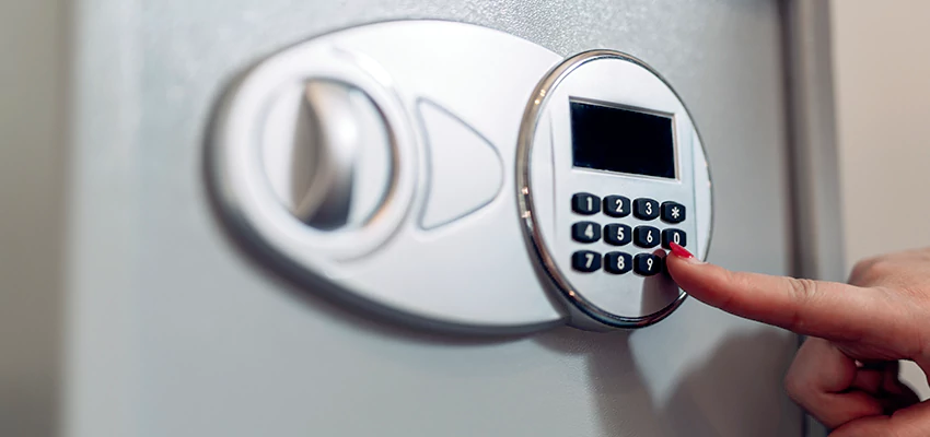 Jewelry Safe Cracking in Emeryville, California