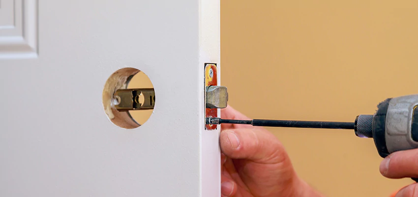 Stuck Door Knobs Repair in Emeryville, CA